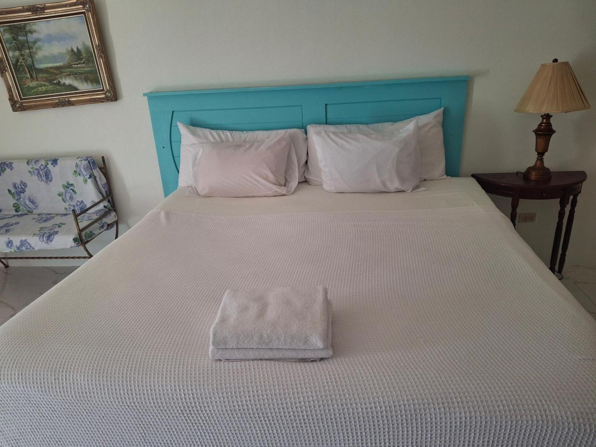 Ocean View Apartments Μπριτζτάουν Δωμάτιο φωτογραφία