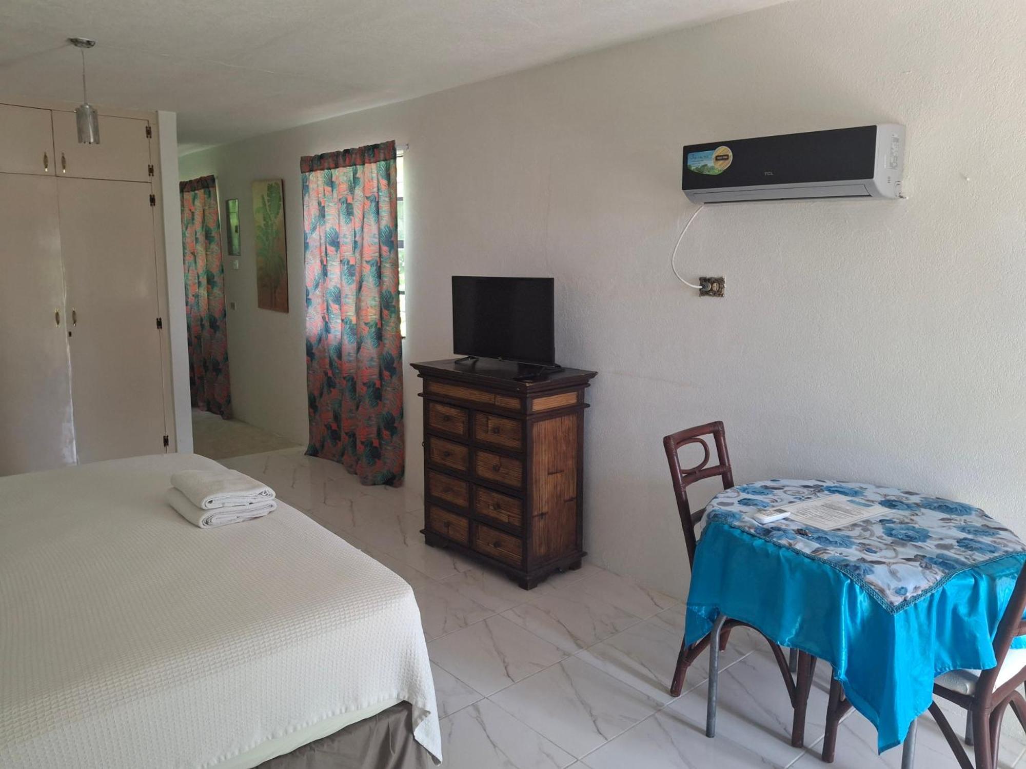 Ocean View Apartments Μπριτζτάουν Εξωτερικό φωτογραφία
